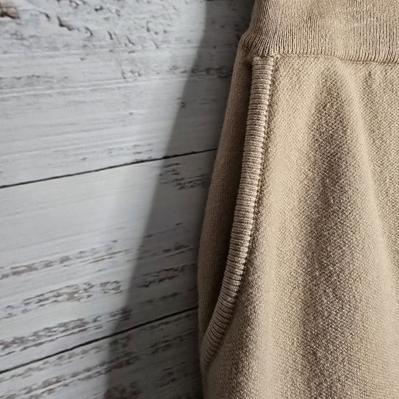 Zyia Active womens Medium camel tan knee length skirt with pockets. - Picture 3 of 7